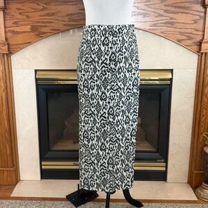 RipSkirt Black and Cream Lightweight Sweet Feet Maxi Skirt Size‎ Medium NWOT